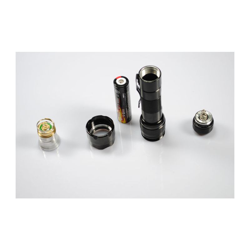 Nová UltraFire WF-502B LED baterka 1300 lúmenov ideálna na kempovanie kompaktný dizajn pre ľahké prenášanie