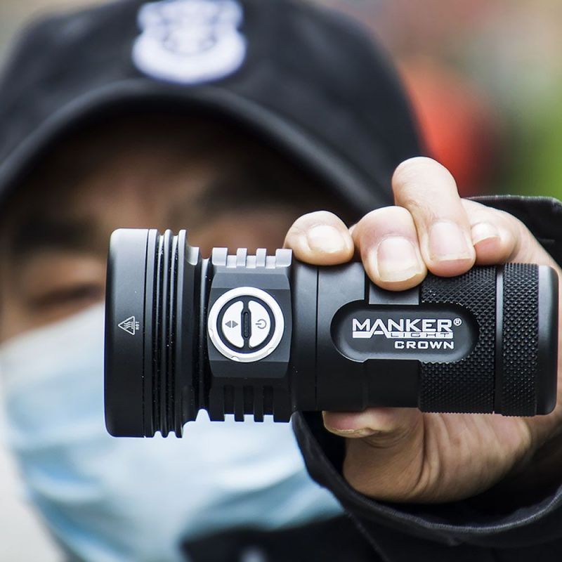 Manker CROWN digitálne zoomovacia 5000 lúmenov baterka dosah lúca 900m vysokoúčinná LED ideálna pre kempovanie