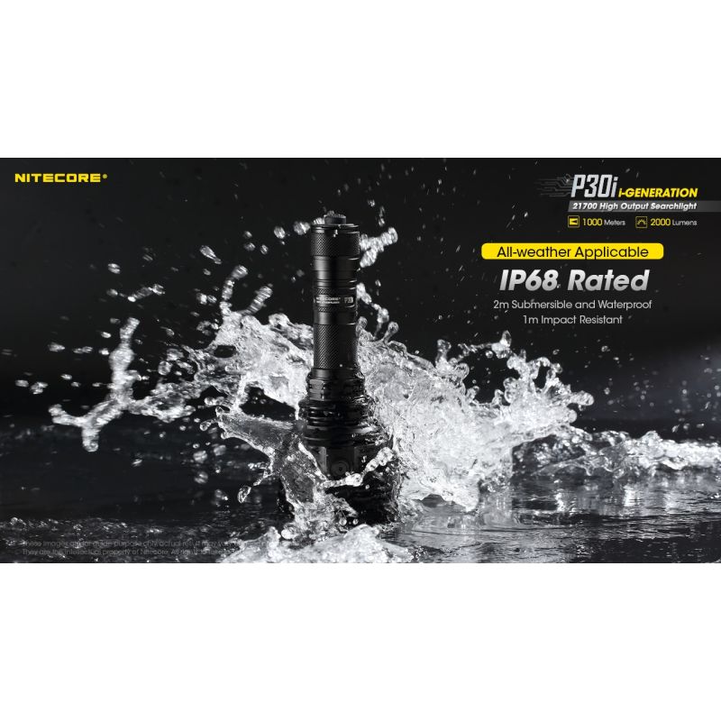 Svietidlo Nitecore P30i LED 2000 lúmenov robustná konštrukcia pre vonkajšie osvetlenie a nočné prieskumy