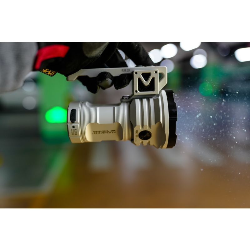 Manker MK38 LED baterka 41500 lúmenov 8x XHP70.2 pokročilá digitálna optika ideálna pre vonkajšie osvetlenie