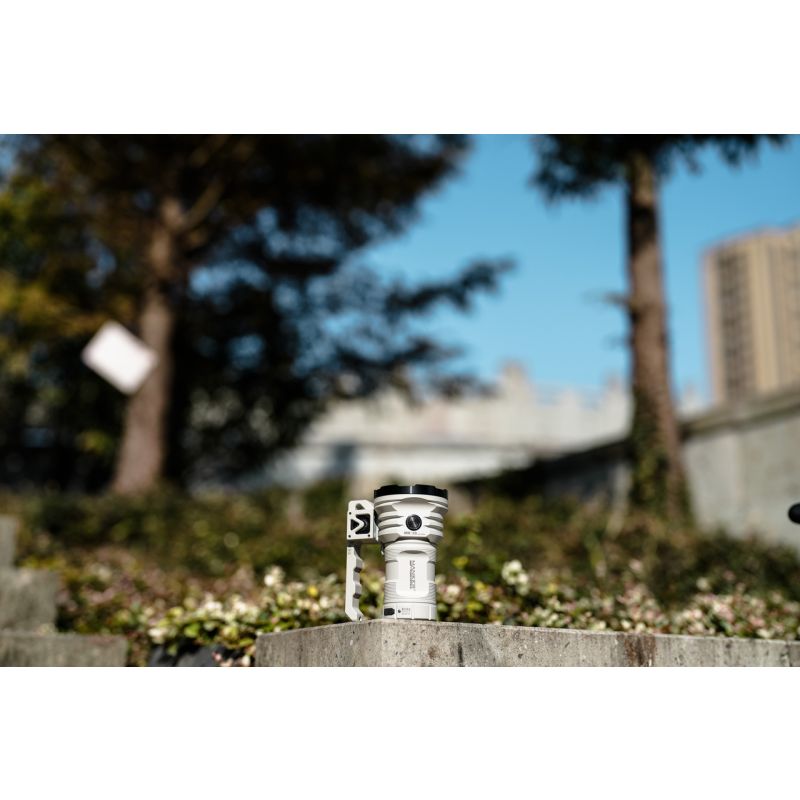 Manker MK38 LED baterka 41500 lúmenov 8x XHP70.2 pokročilá digitálna optika ideálna pre vonkajšie osvetlenie