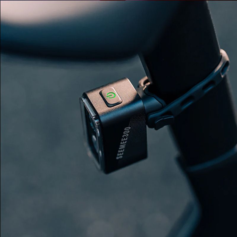 Objavte Magicshine SEEMEE300 s 300 lumenmi a 360° viditeľnosťou pre mestskú cyklistiku IPX6 vodotesné svetlo