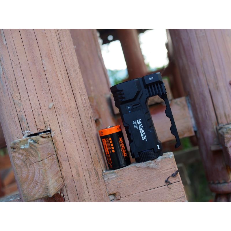 Manker Ranger MK39 II kombinovaný reflektor robustný kyberpunkový svetlomet USB nabíjateľná ľahká baterka