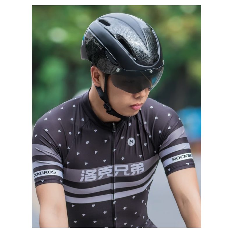 ROCKBROS nabíjateľná prilba na bicykel s integrovaným LED svetlom ultraľahký dizajn pre cyklistickú bezpečnosť