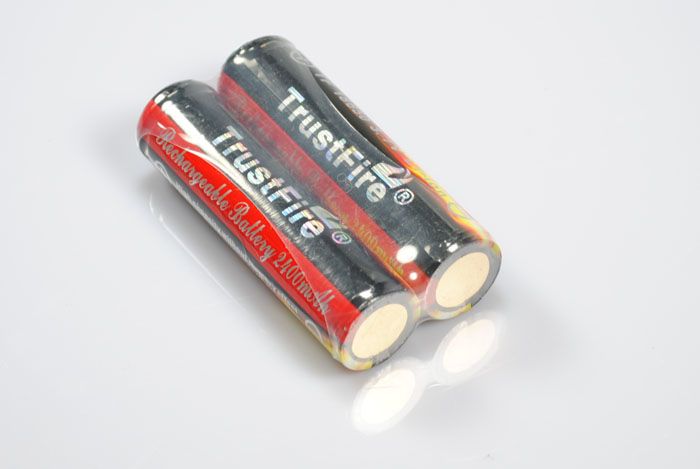 TrustFire 18650 2400mAh Li-ion nabíjateľná batéria Dlhotrvajúci bezpečný výkon pre baterky a hry