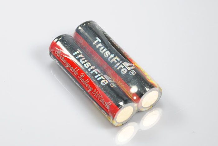 TrustFire 18650 2400mAh Li-ion nabíjateľná batéria Dlhotrvajúci bezpečný výkon pre baterky a hry
