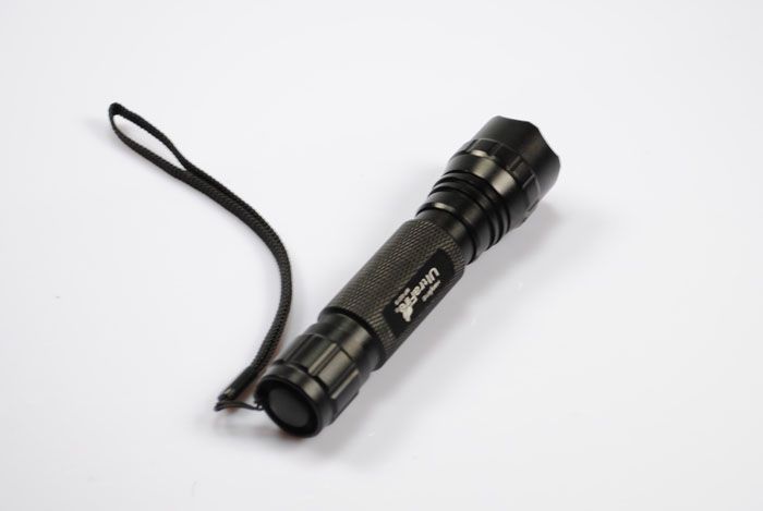 Baterka Ultrafire WF-501B 1300 lumenov LED 5 režimov pre outdoorové aktivity a domáce použitie čierna farba