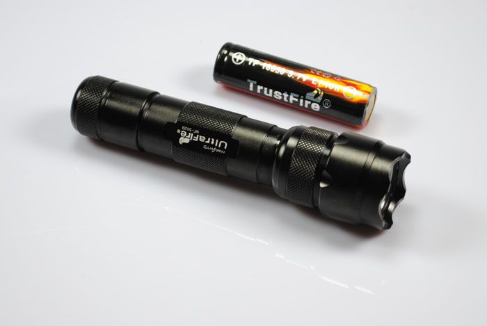 UltraFire WF-502B U2 LED baterka, 1300 lúmenov, kompaktné, odolné vonkajšie núdzové svetlo na dobrodružstvá