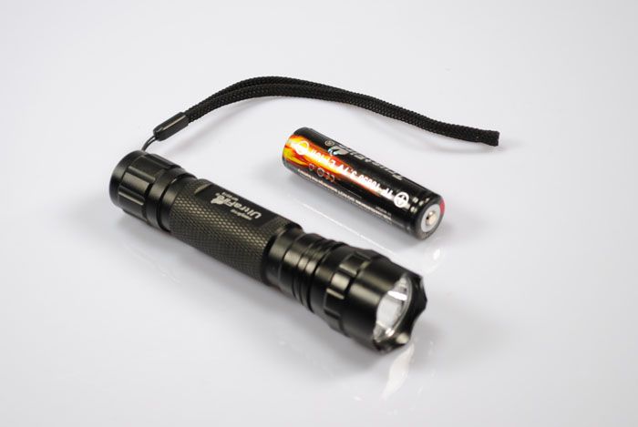 Baterka Ultrafire WF-501B 1300 lumenov LED 5 režimov pre outdoorové aktivity a domáce použitie čierna farba