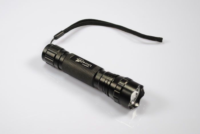 Baterka Ultrafire WF-501B 1300 lumenov LED 5 režimov pre outdoorové aktivity a domáce použitie čierna farba
