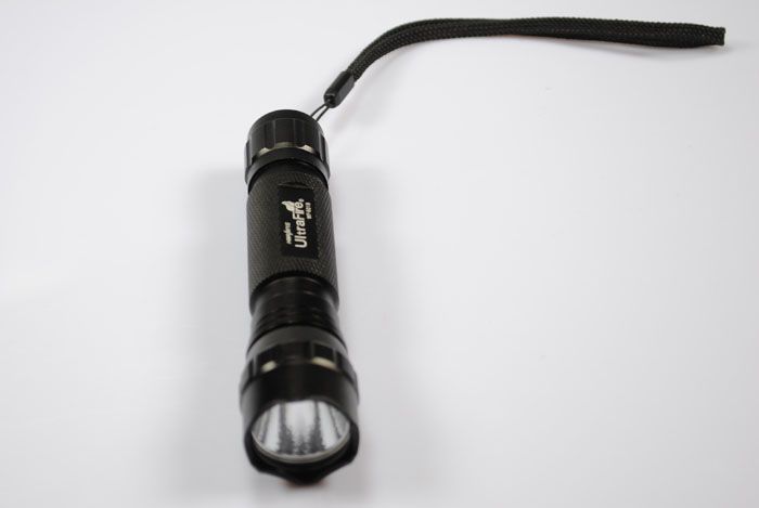 Baterka Ultrafire WF-501B 1300 lumenov LED 5 režimov pre outdoorové aktivity a domáce použitie čierna farba