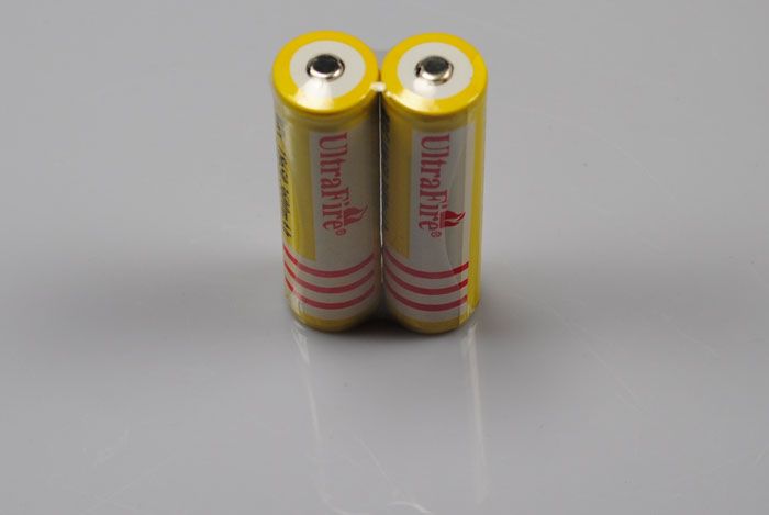 UltraFire BRC 18650 vysokokapacitná nabíjateľná lítiovo-iónová batéria pár pre baterky a fotoaparáty 3600mAh