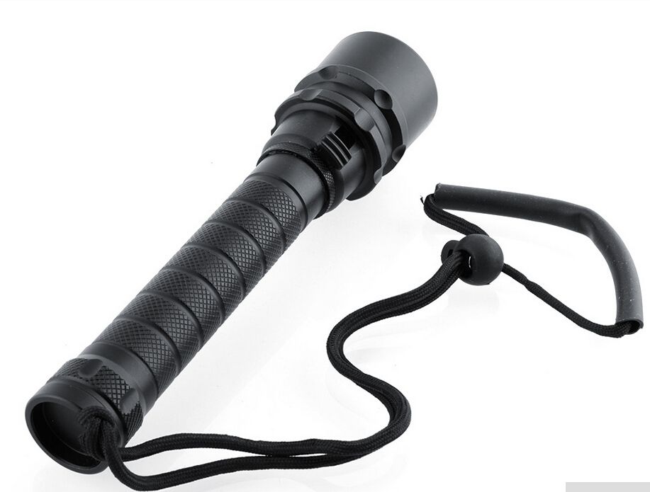 Illuminate Adventures SK68 Q5 LED prenosné mini ZOOM svietidlo 6000 lúmenov odolné vodotesné kempingové svetlo