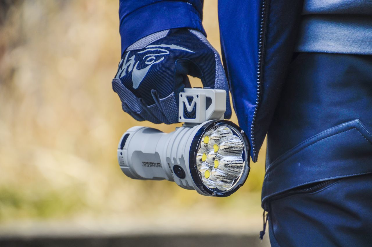 Manker MK38 LED baterka 41500 lúmenov, dlhý dosvit, odolná, viacúčelová pre kempovanie a núdzové situácie