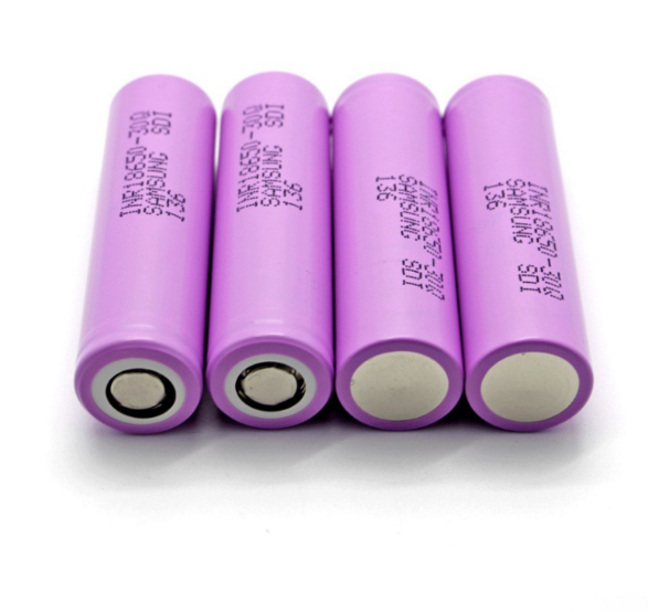30Q 3.7V 3000mAh 18650 Nabíjateľná batéria (Balenie 4 ks)