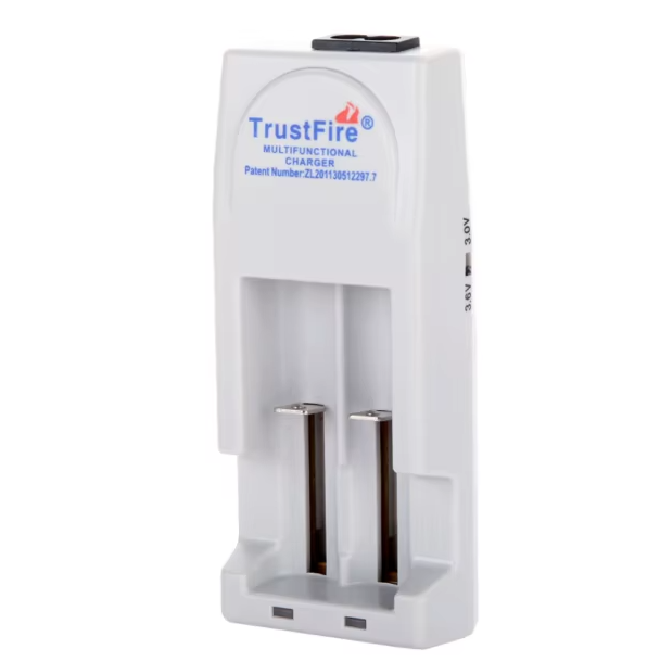 TrustFire TR-001 nabíjačka Li-ion batérií pre 18650 14500 16340 so súbežným nabíjaním a bezpečnostnými funkciami