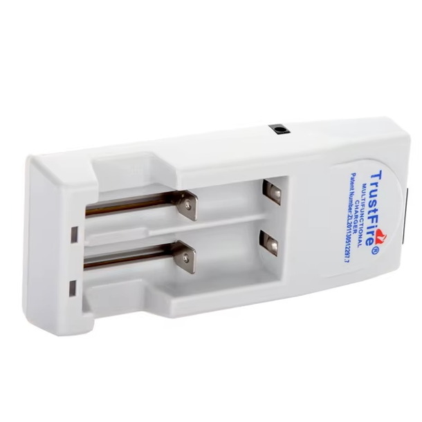TrustFire TR-001 nabíjačka Li-ion batérií pre 18650 14500 16340 so súbežným nabíjaním a bezpečnostnými funkciami