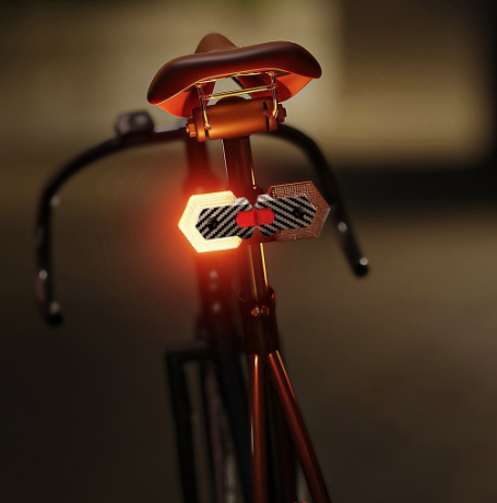 CarryBright uhlíkové vlákno 4 ks zadné svetlo na bicykel so smerovkami, USB nabíjateľné smerovky na bicykel vpredu a vzadu, jasné LED bezpečnostné varovanie, bezdrôtové diaľkové ovládanie, vodotesné smerovacie svetlo na bicykel pre ebike